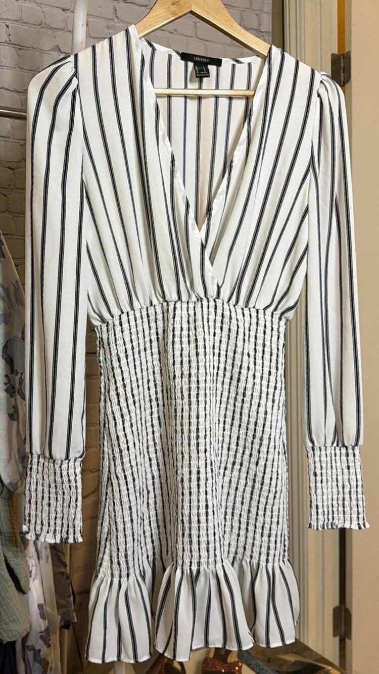 Forever 21 Smocked Waist Striped Dress Black & White Women’s S